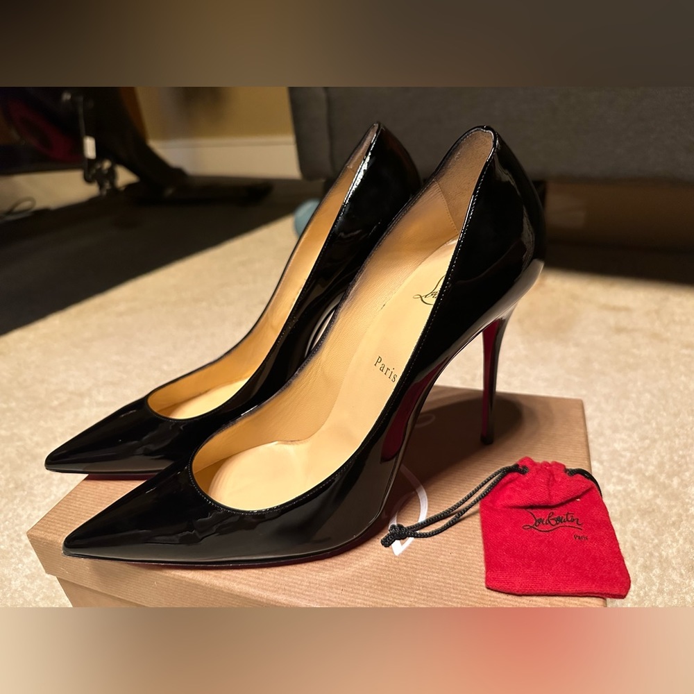 Christian Louboutin.. Décolleté 554 100mm patent black size EU 42 ..